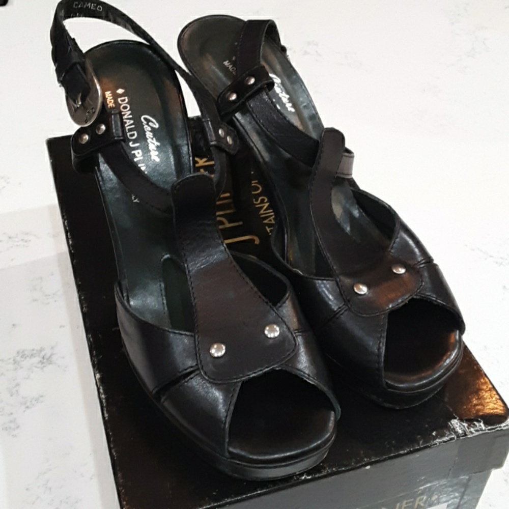 Black platform heals